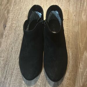 Girls Boot Size 3 Color Black.